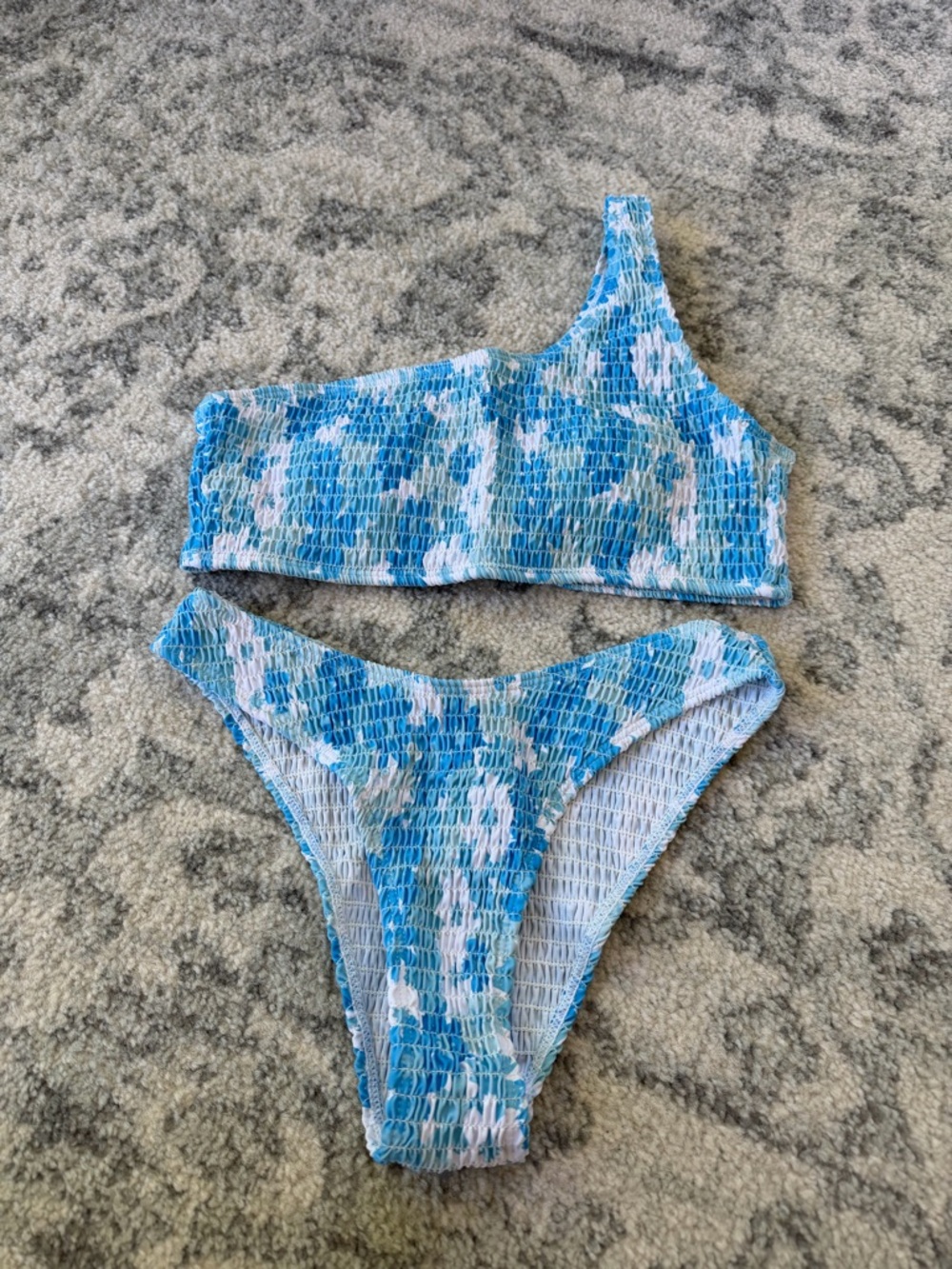 SHEIN Bikini Set
*NEVER WORN*
